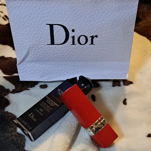 Dior Ultra Rouge Lipstick with Gift Bag - Picture 2 of 5
